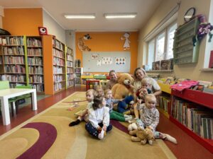 Dzieci w bibliotece