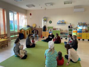 Zajęcia otwarte z rodzicami-wspólne tańce z panią Basią