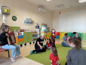 Zajęcia otwarte z rodzicami-wspólne tańce z panią Basią