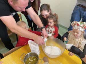 Zajęcia otwarte z rodzicami-wspólne tańce z panią Basią