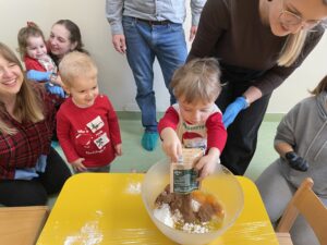 Zajęcia otwarte z rodzicami-wspólne tańce z panią Basią
