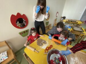 Zajęcia otwarte z rodzicami-wspólne tańce z panią Basią