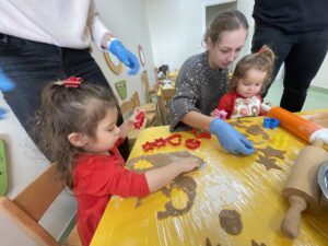 Zajęcia otwarte z rodzicami-wspólne tańce z panią Basią