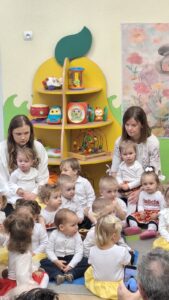 Dzieci występują dla babci i dziadka