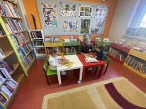 Wyjście do biblioteki.