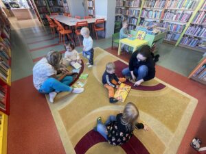 Wyjście do biblioteki.