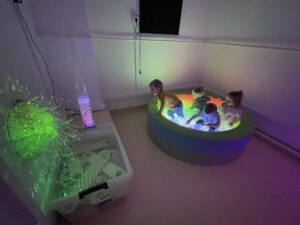 Zabawy na czerwonej sali.