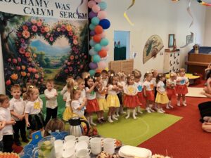 Dzieci występujące przed rodzicami