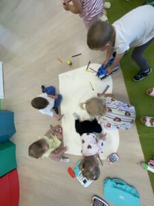 Różne zabawy i zajęcia.